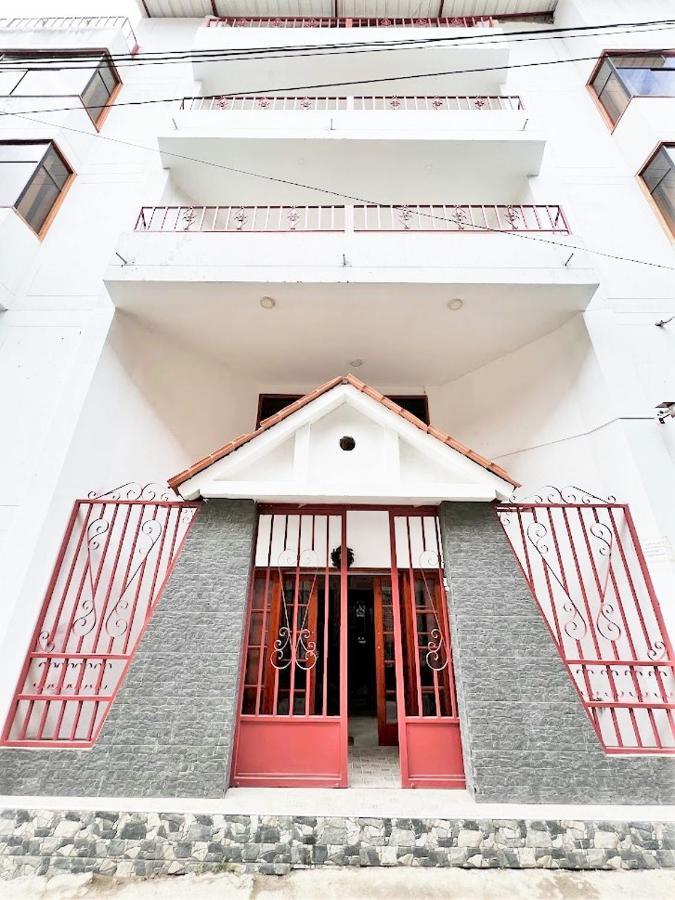 Huascaran Inn Mancos Екстер'єр фото